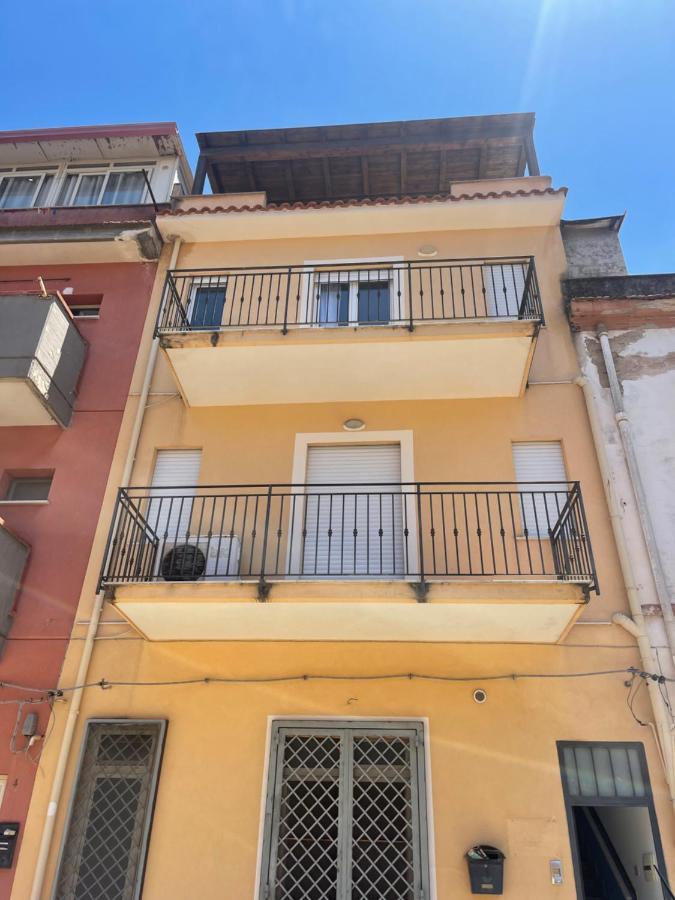Апартаменты Casa XXI Aprile Изола-делле-Феммине Экстерьер фото